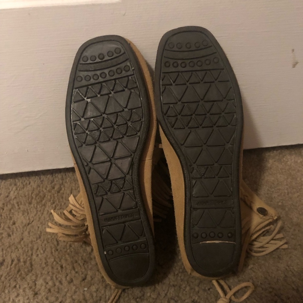 Minnetonka size 7 light brown moccasins - Picture 5 of 7